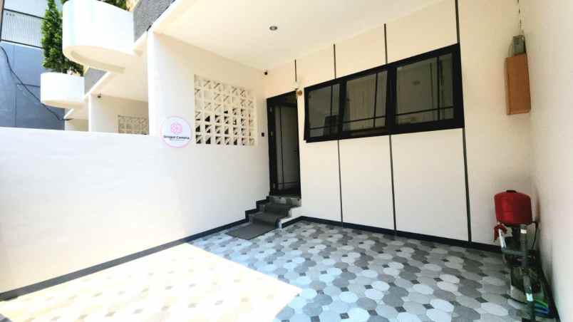 dijual rumah jl muwardi