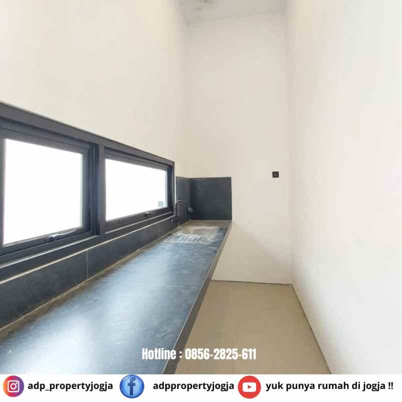 dijual rumah jl parangtritis km 10