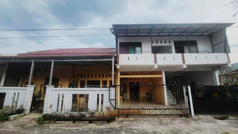 dijual rumah jl paus