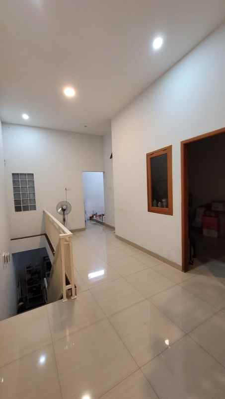 dijual rumah jl pondok kelapa duren