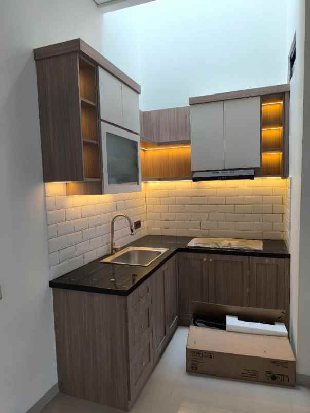 dijual rumah jl pulo asem rawamangun