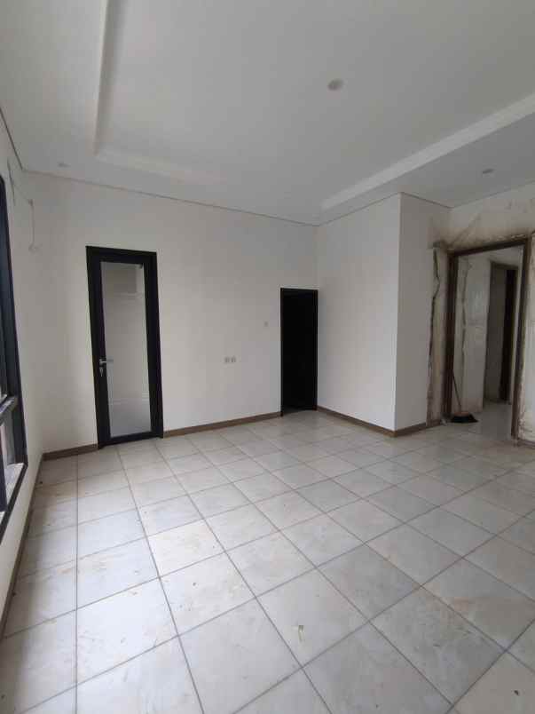dijual rumah jl pulo asem rawamangun