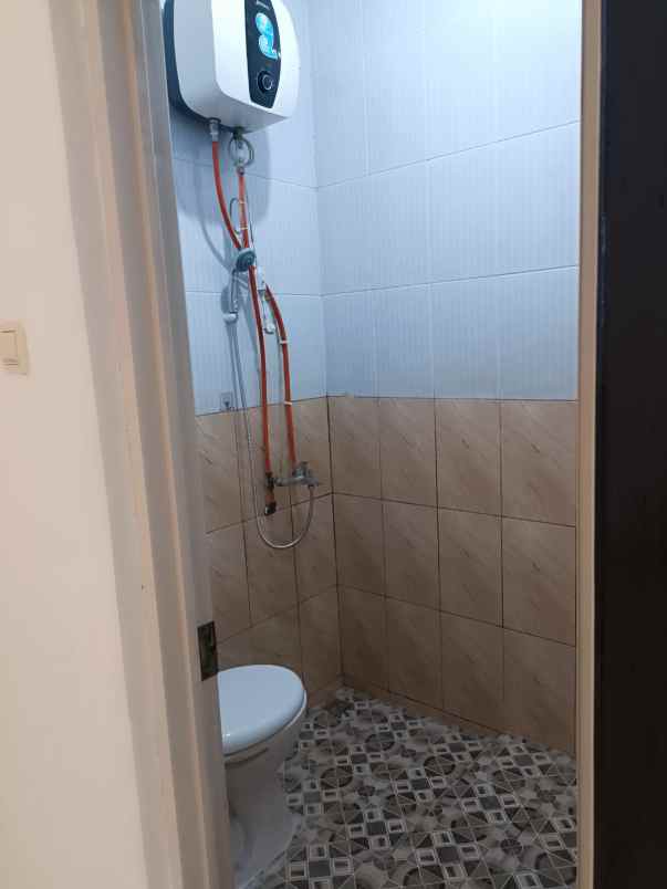 dijual rumah jl raya ciracas jakarta timur