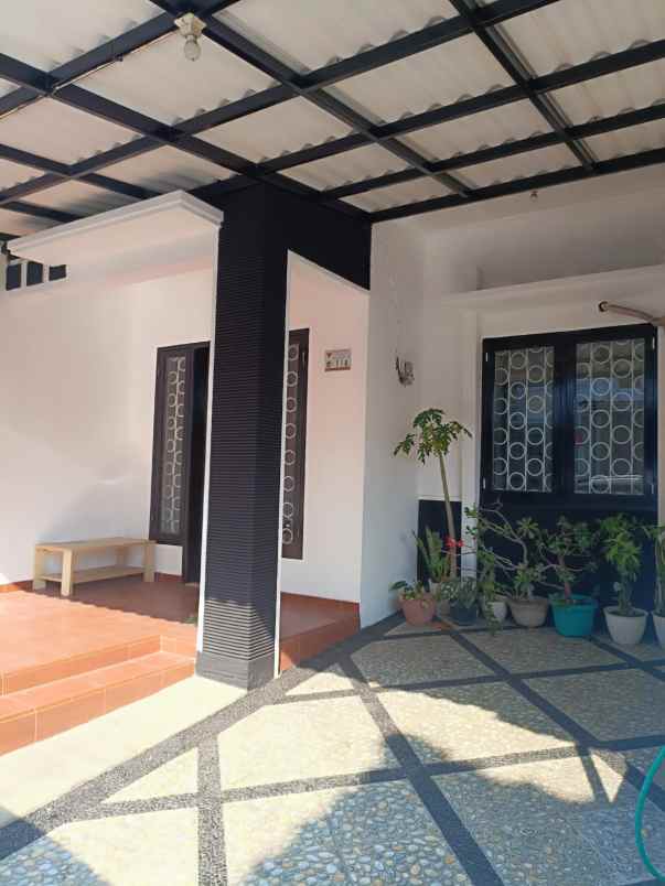 dijual rumah jl raya ciracas jakarta timur