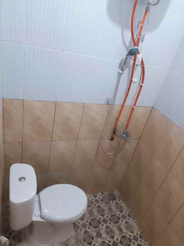 dijual rumah jl raya ciracas jakarta timur