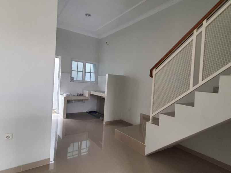 dijual rumah jl raya hankam