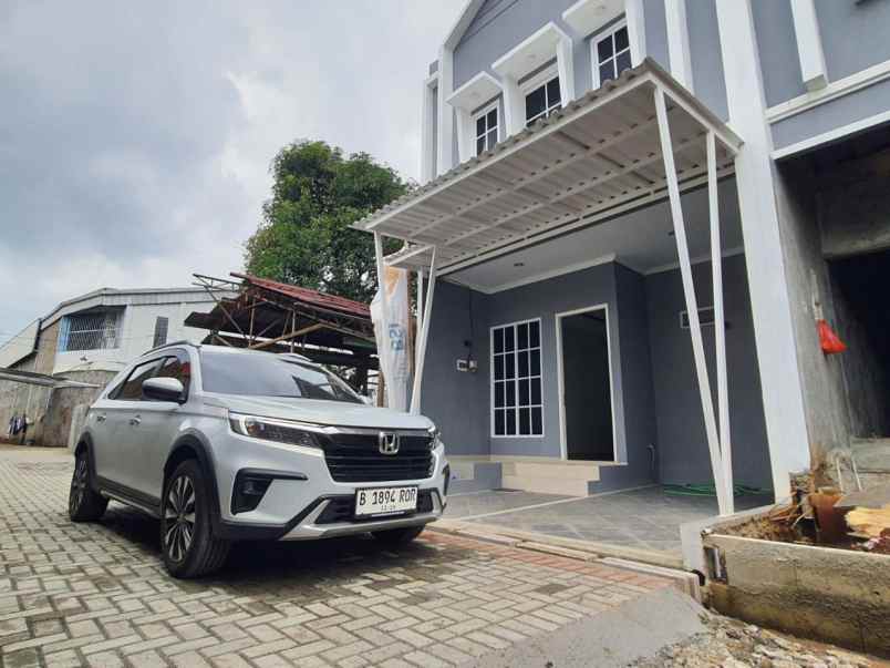 dijual rumah jl raya hankam
