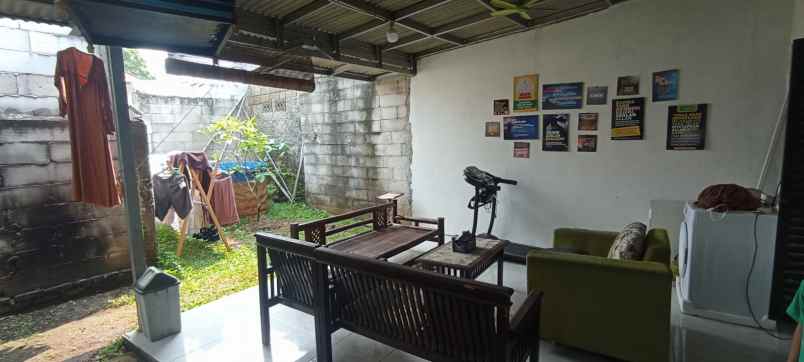 dijual rumah jl raya kalisuren