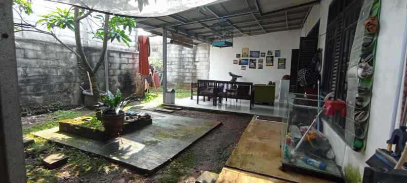 dijual rumah jl raya kalisuren