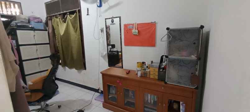 dijual rumah jl raya kalisuren