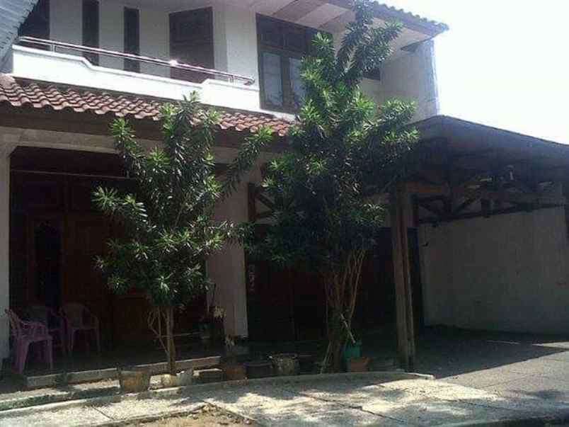 dijual rumah jl raya layur jati kec
