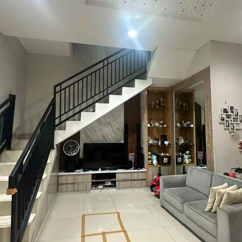 dijual rumah jl raya pamulang tangsel