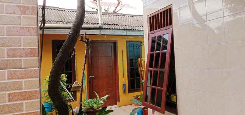 dijual rumah jl swadaya 12 rt14 rw 07