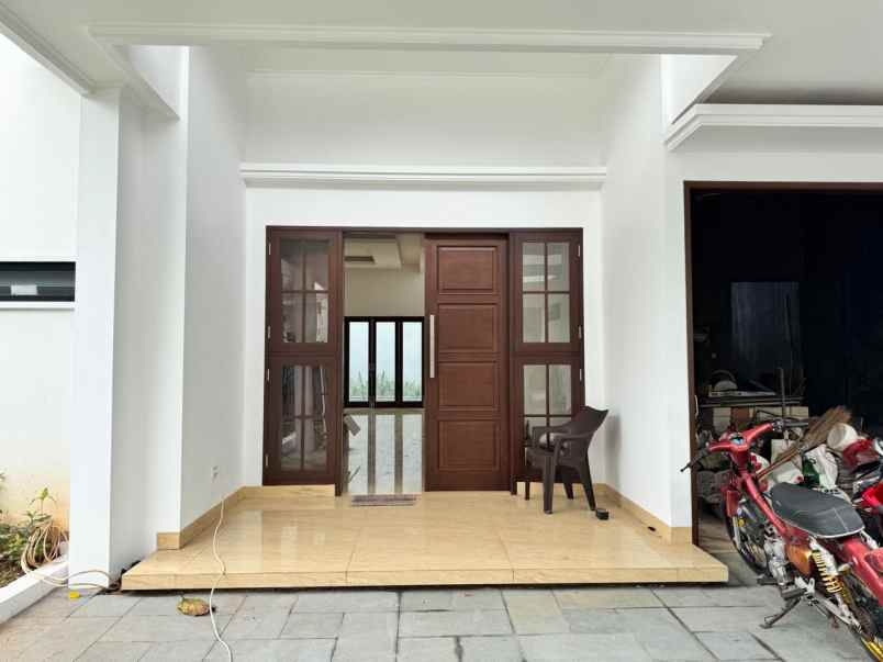 dijual rumah jl taman duren sawit duren