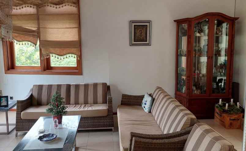 dijual rumah jl villa tidar pisang