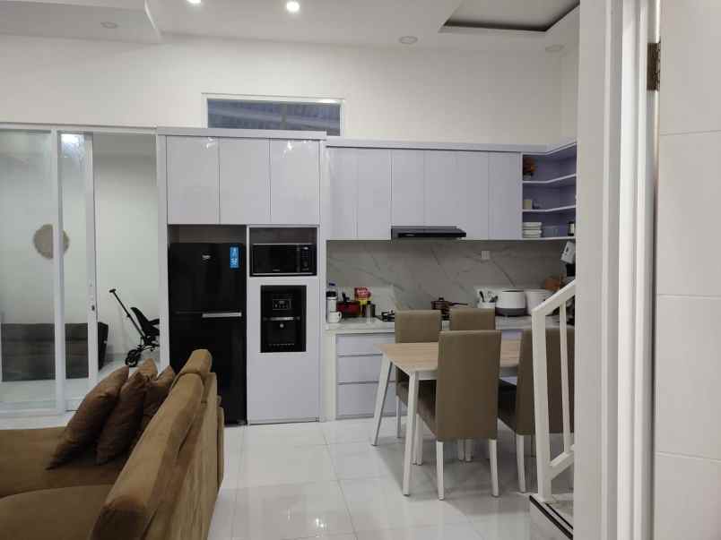 dijual rumah jl wahid hasyim