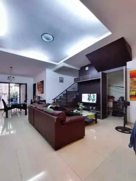 dijual rumah jl warung silah kec