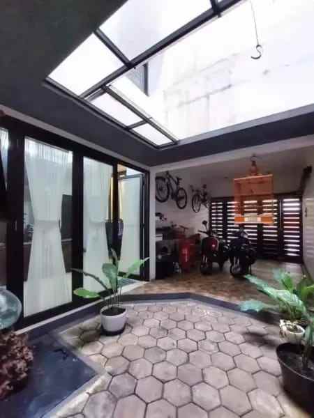dijual rumah jl warung silah kec
