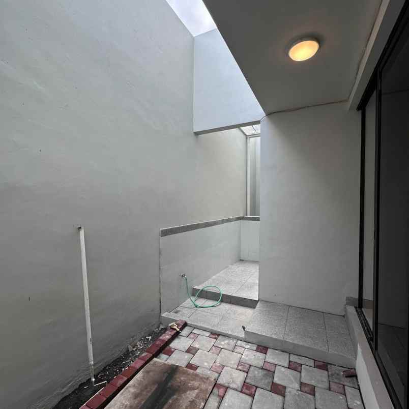 dijual rumah jln palagan km 6 sleman