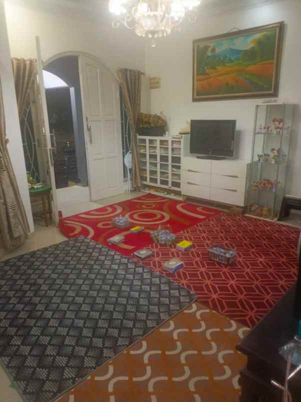 dijual rumah jln raya pakansari