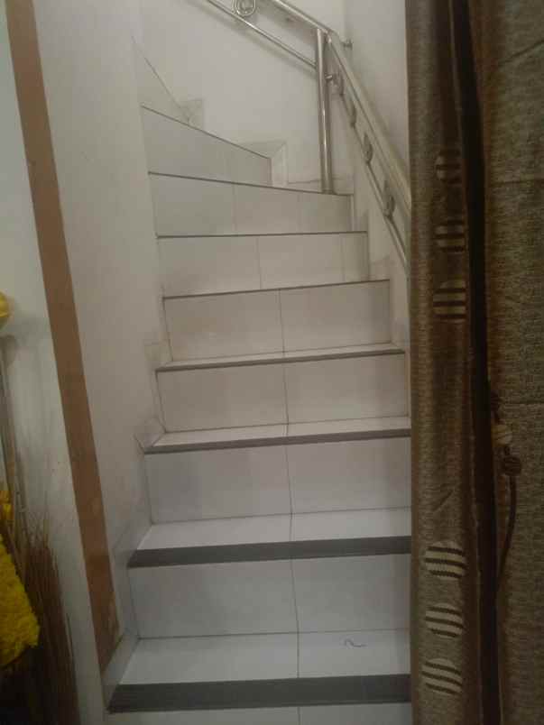 dijual rumah jln raya pakansari