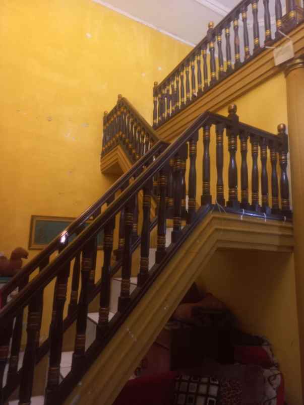 dijual rumah jln terusan sebelas maret