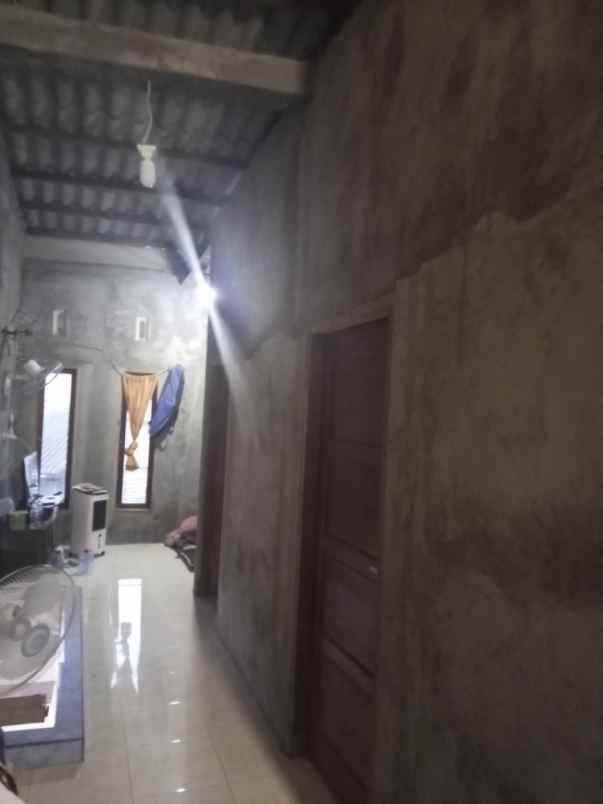 dijual rumah kalilom