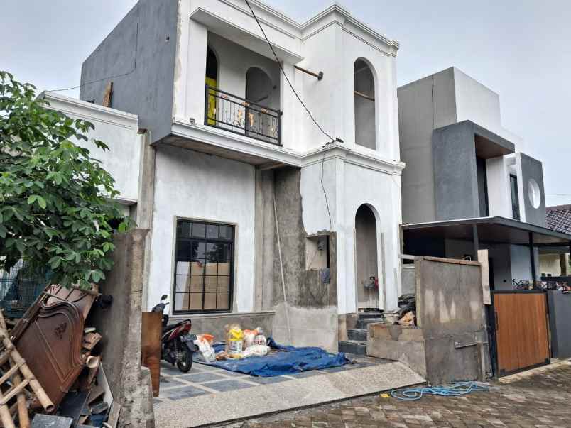 dijual rumah karangrejo