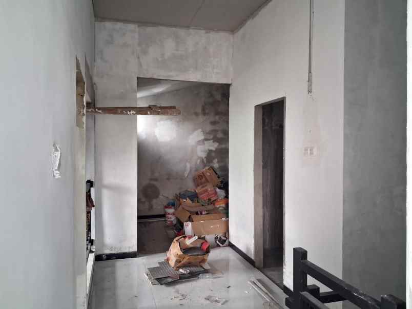 dijual rumah karangrejo