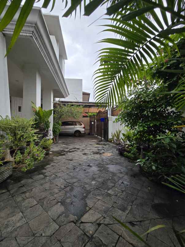 dijual rumah kebon baru