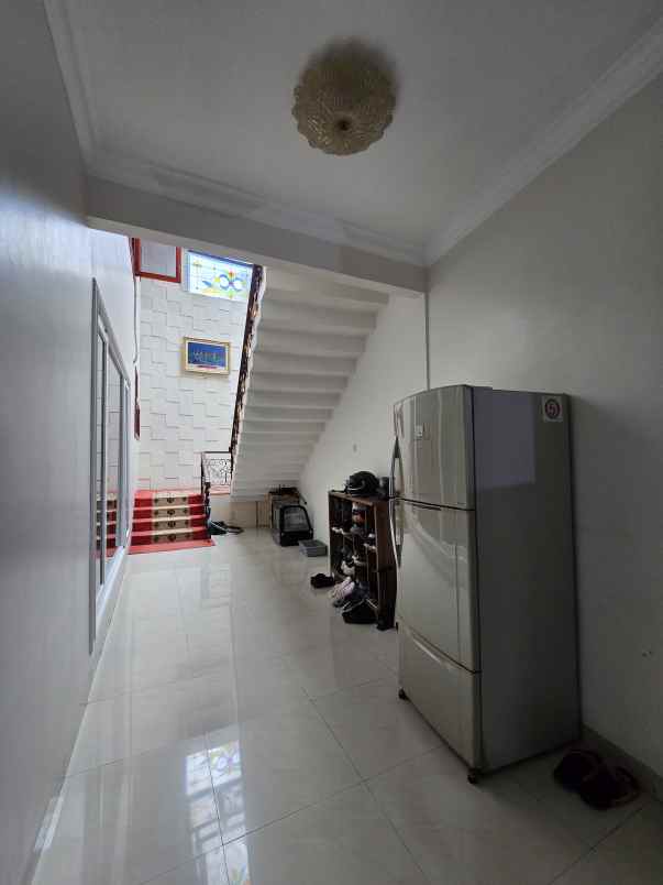 dijual rumah kebon baru