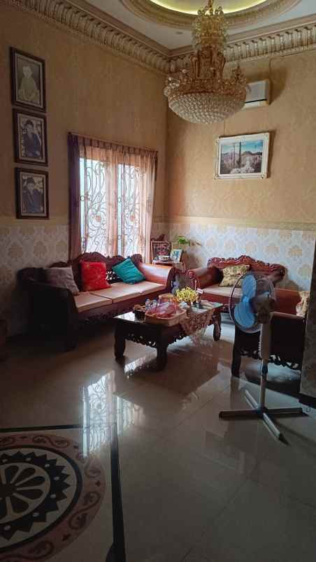 dijual rumah kebonsari elveka