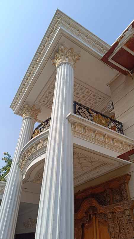 dijual rumah kebonsari elveka