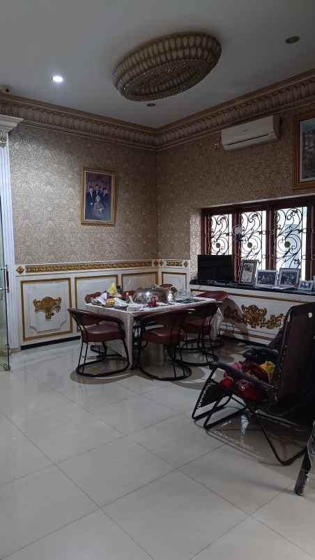 dijual rumah kebonsari elveka