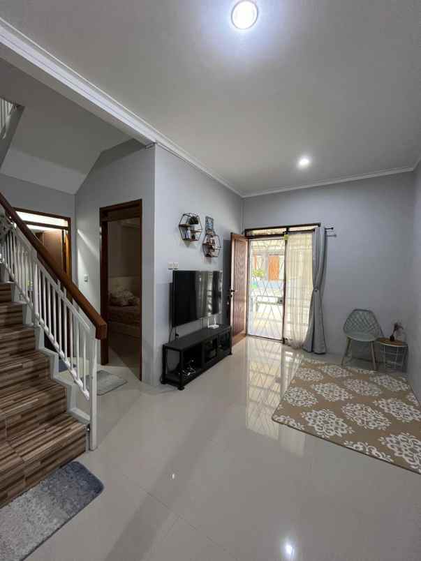 dijual rumah kec parongpong