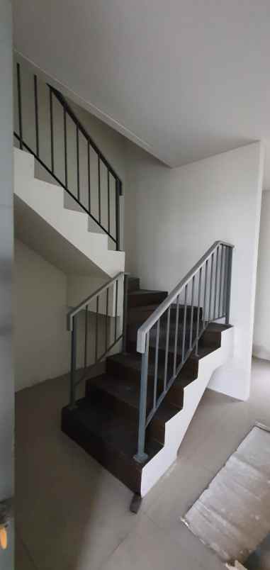 dijual rumah kedung baruk rungkut surabaya