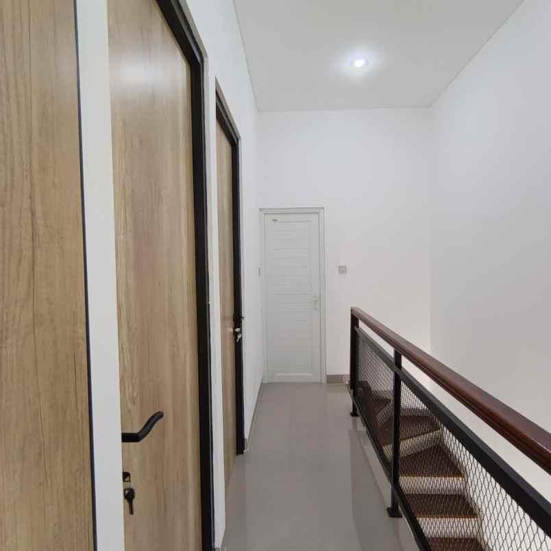 dijual rumah kelapa dua wetan ciracas