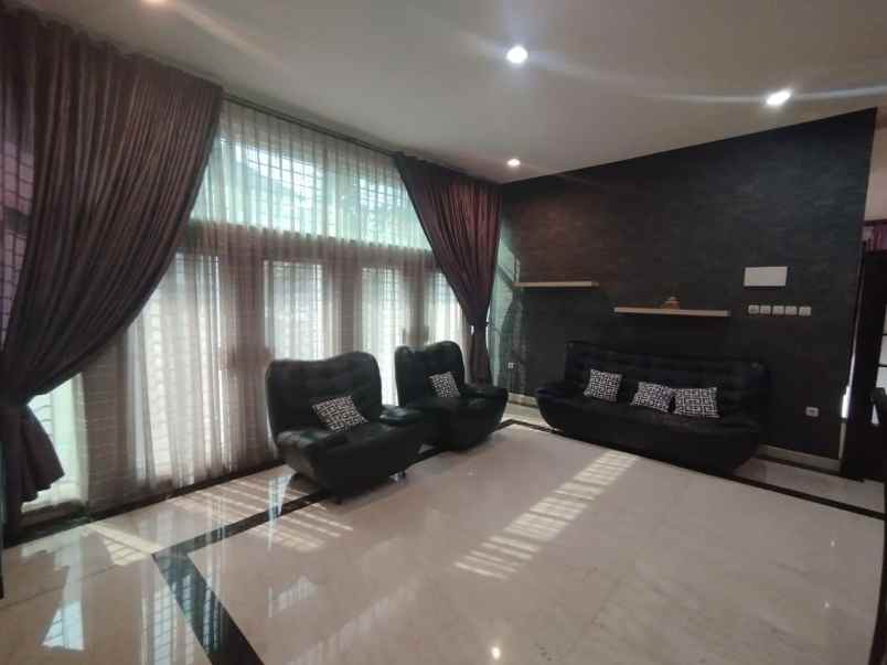 dijual rumah kelapa gading
