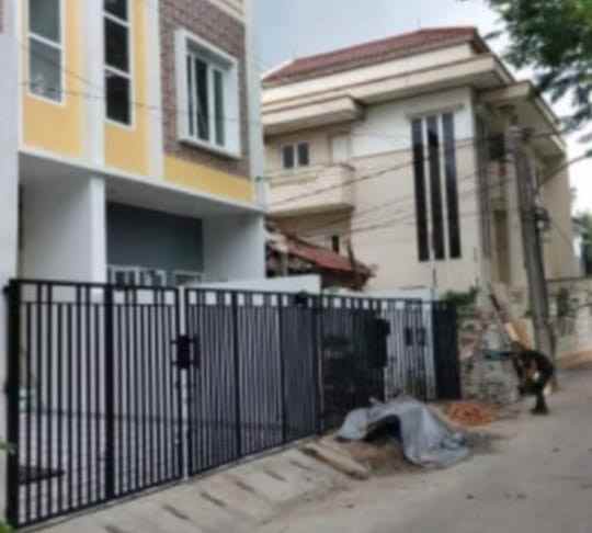 dijual rumah kelapa gading
