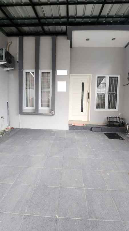 dijual rumah kelapa lilin kelapa gading