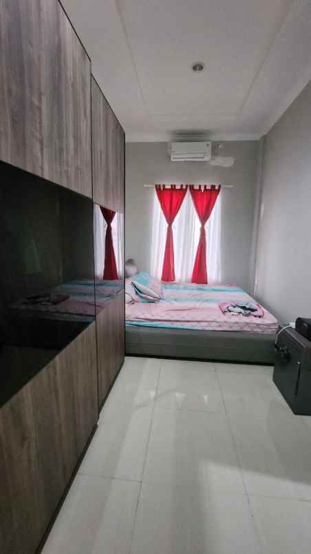 dijual rumah kelapa lilin kelapa gading