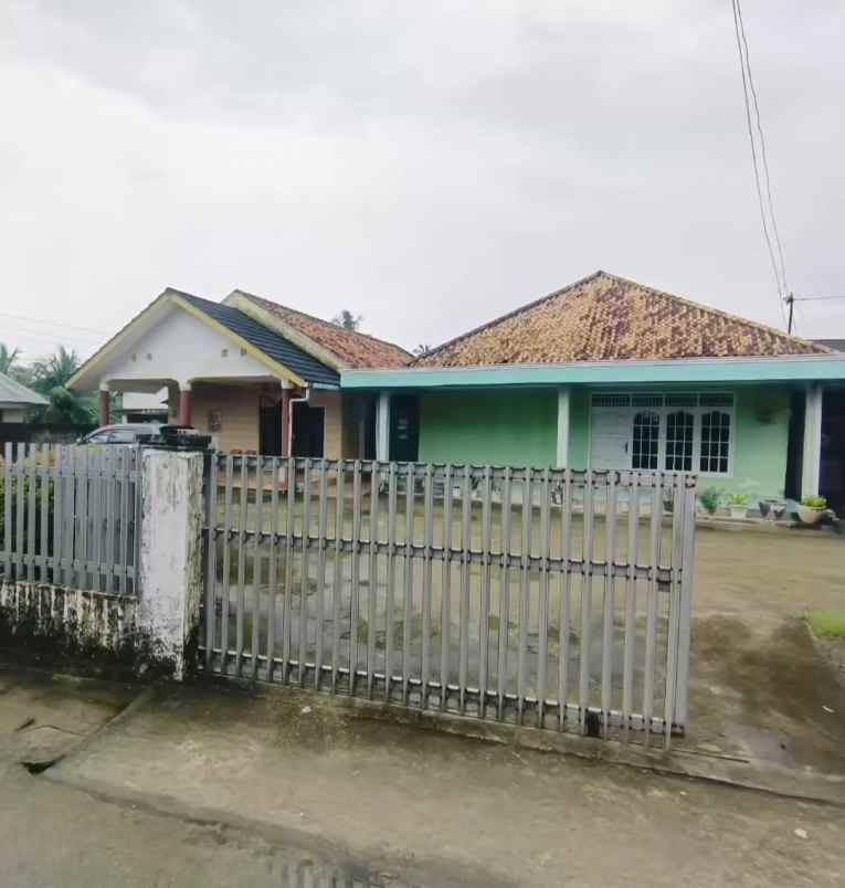 dijual rumah keluarga besar