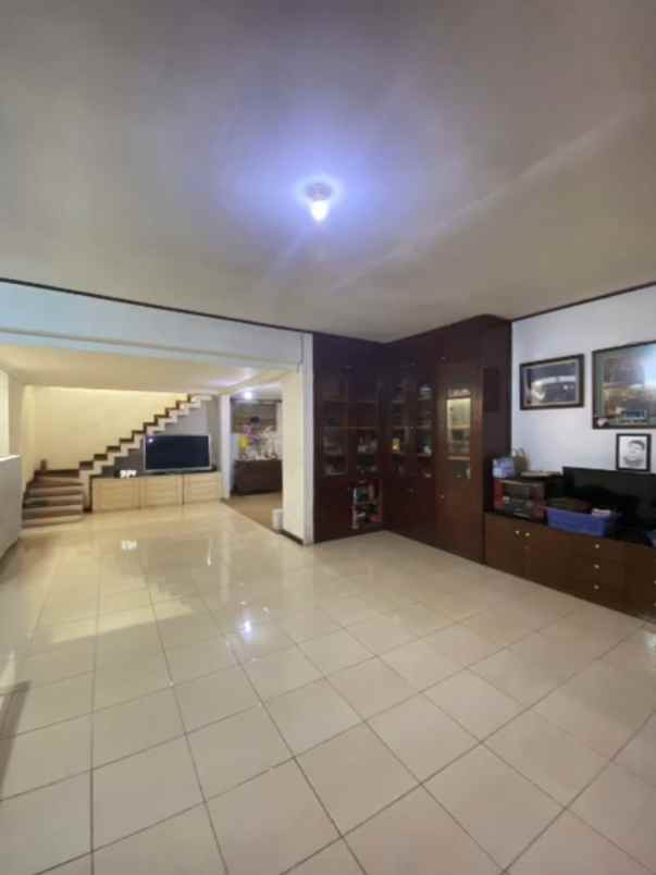 dijual rumah kemajuan 21b petukangan