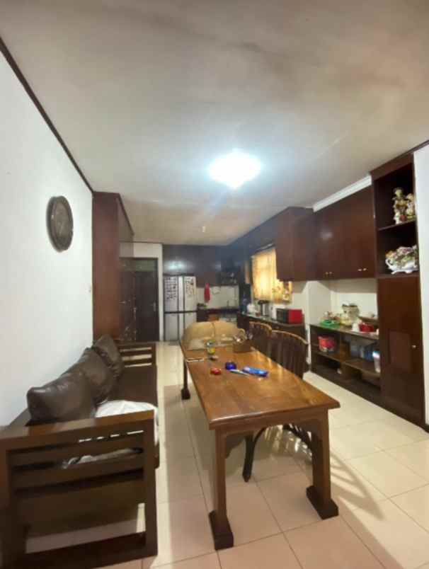 dijual rumah kemajuan 21b petukangan