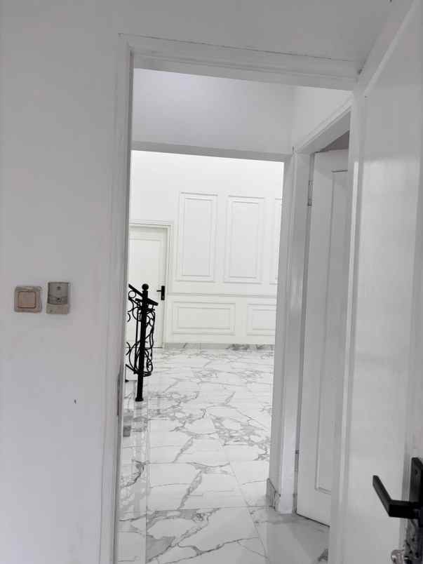 dijual rumah kemang pratama 3 bekasi