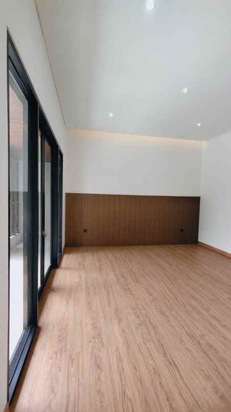 dijual rumah kencana loka bsd city tangsel