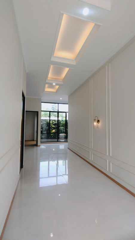 dijual rumah kencana loka bsd city tangsel