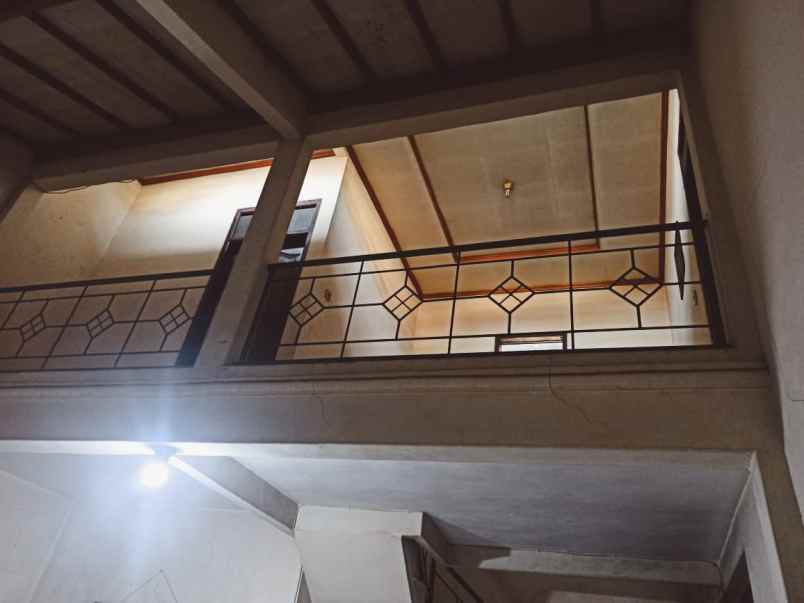 dijual rumah komp sentosa asih