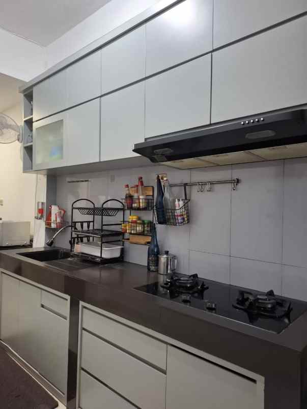 dijual rumah kompl batan legoso raya