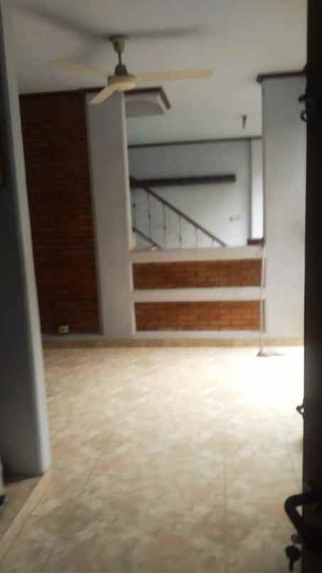 dijual rumah komplek abadi